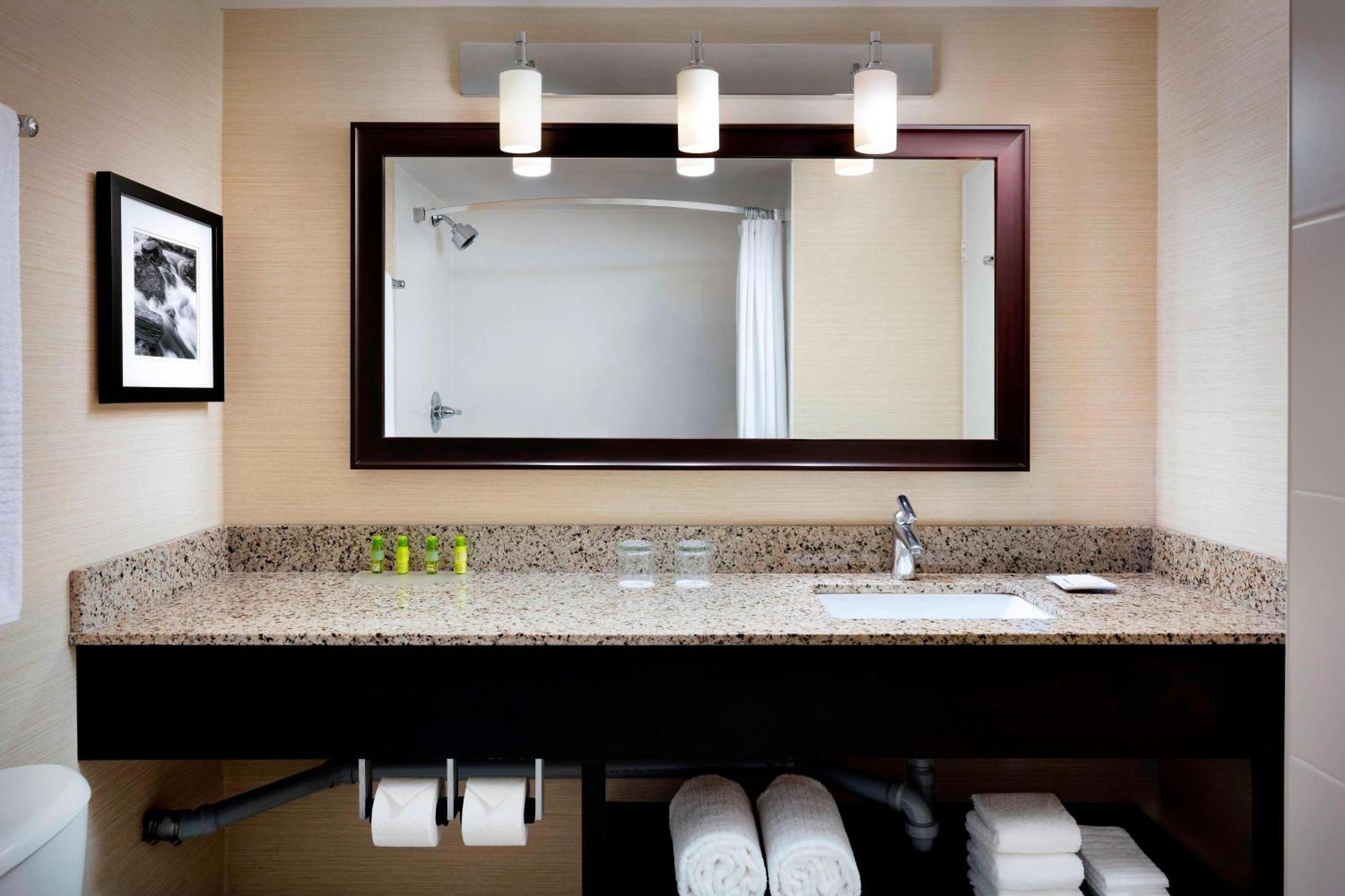Delta Hotels By Marriott Sault Ste. Marie Waterfront Dış mekan fotoğraf
